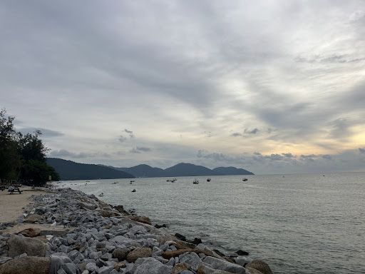 Makmal Terbaik di Batu Feringgi